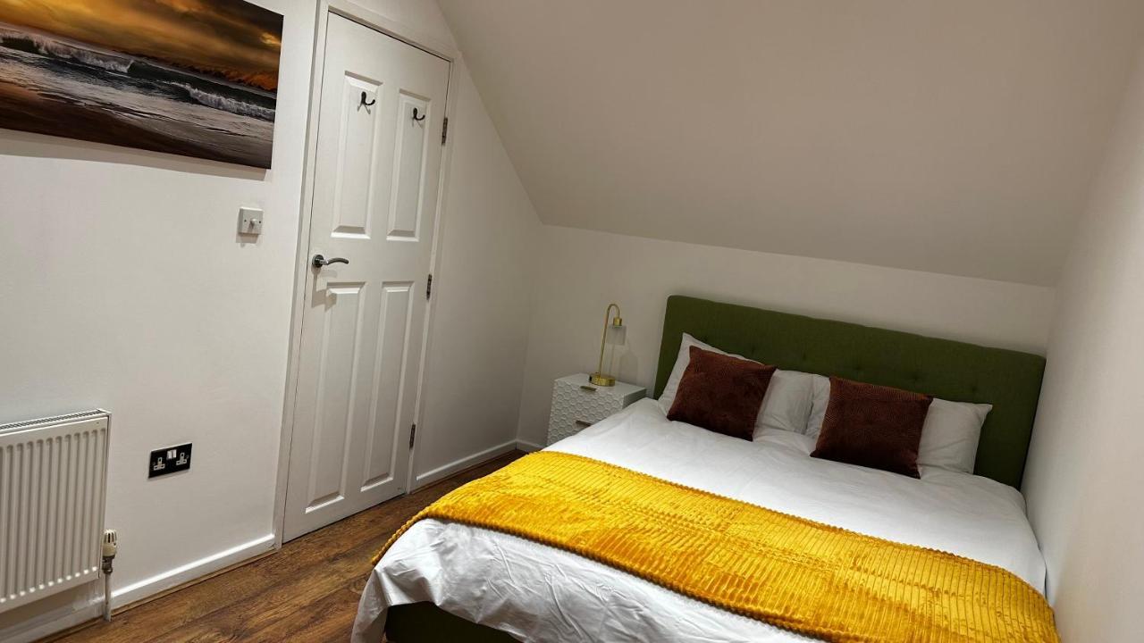 Aldo's 2 Bedroom Townhouse N1 Лондон