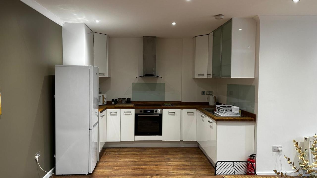 Aldo's 2 Bedroom Townhouse N1 * Лондон