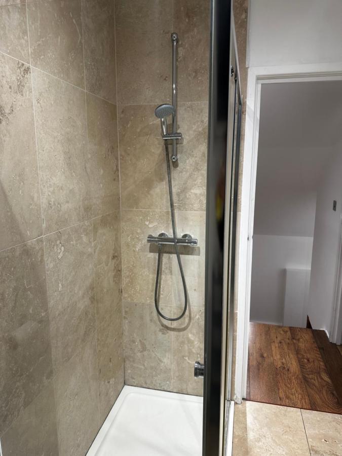 Дом отдыха Aldo's 2 Bedroom Townhouse N1 Лондон