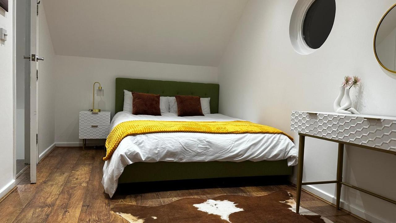 Aldo's 2 Bedroom Townhouse N1 Дом отдыха Лондон